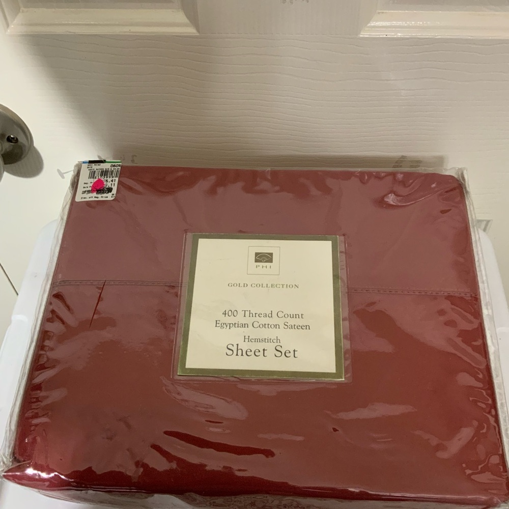 NWT PHI Gold Collection Red Egyptian Cotton Queen Sheet Set